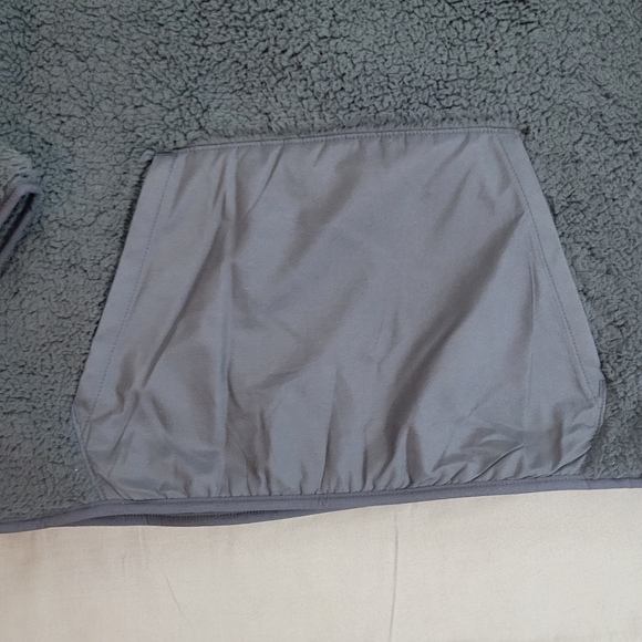 Under Armour jacket - Picture 4 of 4